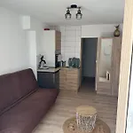 Neuf 150m Sur Avenue Principale Climatisé Et Parking Cavalaire-sur-Mer