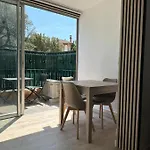 Neuf 150m Sur Avenue Principale Climatise Et Parking *