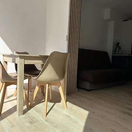 Apartament Neuf 150m Sur Avenue Principale Climatise Et Parking *