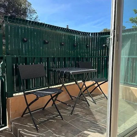 Neuf 150m Sur Avenue Principale Climatise Et Parking Apartamento