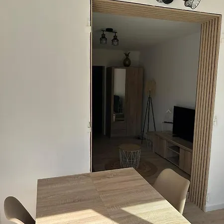 Neuf 150m Sur Avenue Principale Climatise Et Parking Daire *