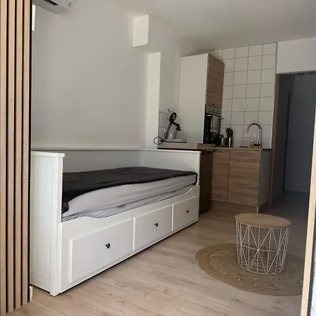 Neuf 150m Sur Avenue Principale Climatise Et Parking Cavalaire-sur-Mer